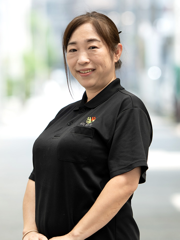 種石 真理 Mari Taneishi